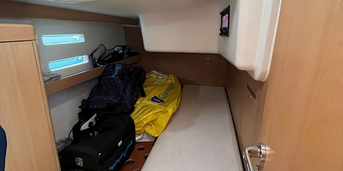 Продается парусная яхта AZUREE 41